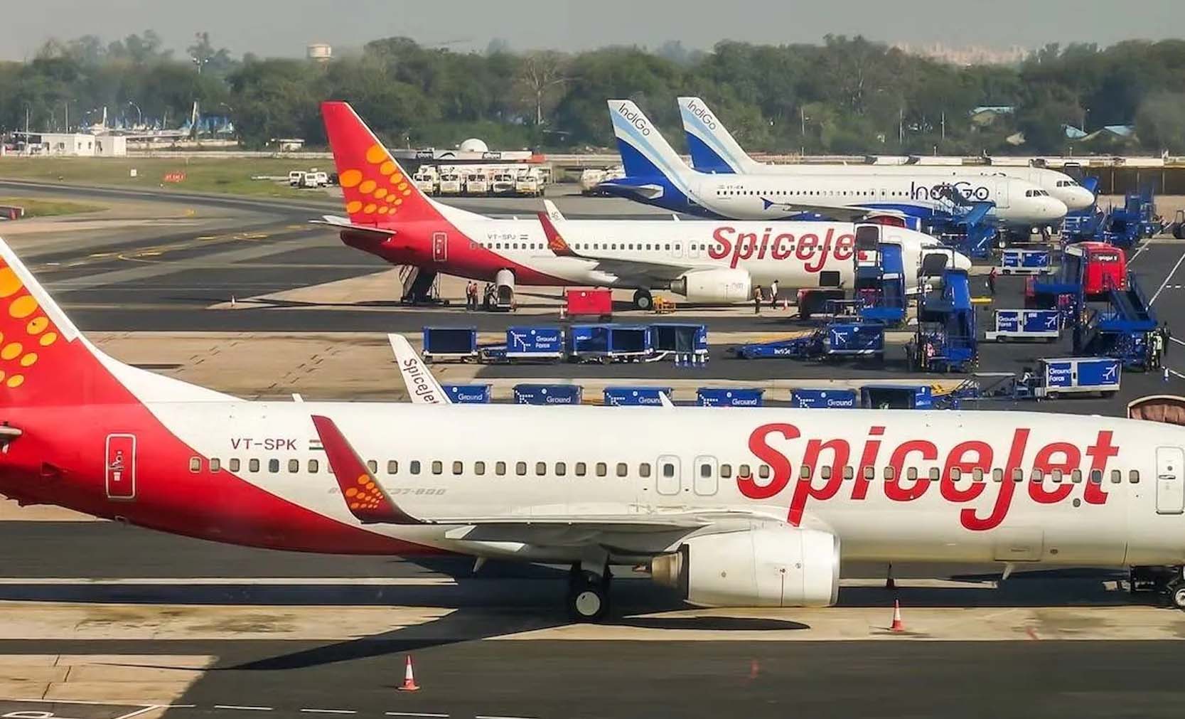 90 flights were cancelled at Delhi airport