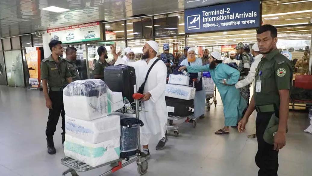 Bangladeshi return home on first Hajj Flight