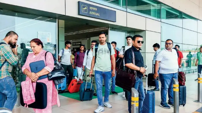 Hindon Airport News