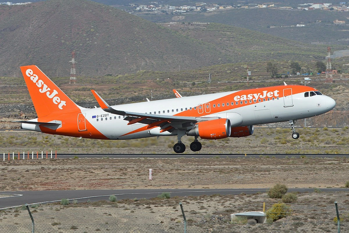 easyjet-a320-engine-fire-italy