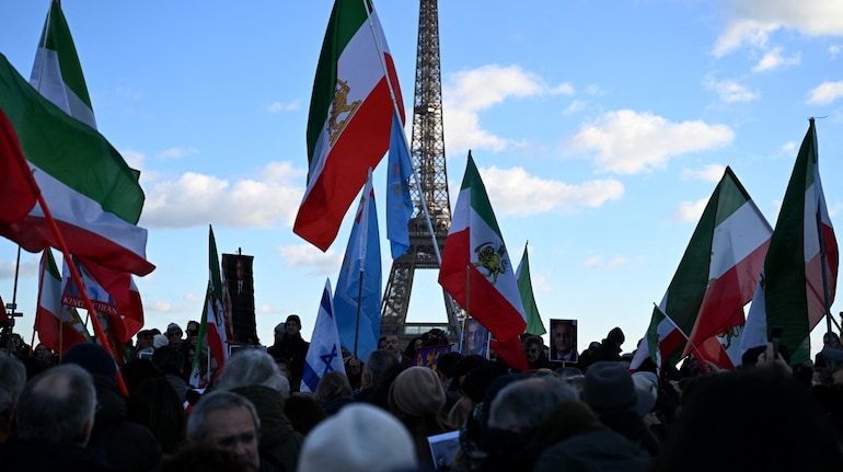 india-issues-travel-advisory-for-iran