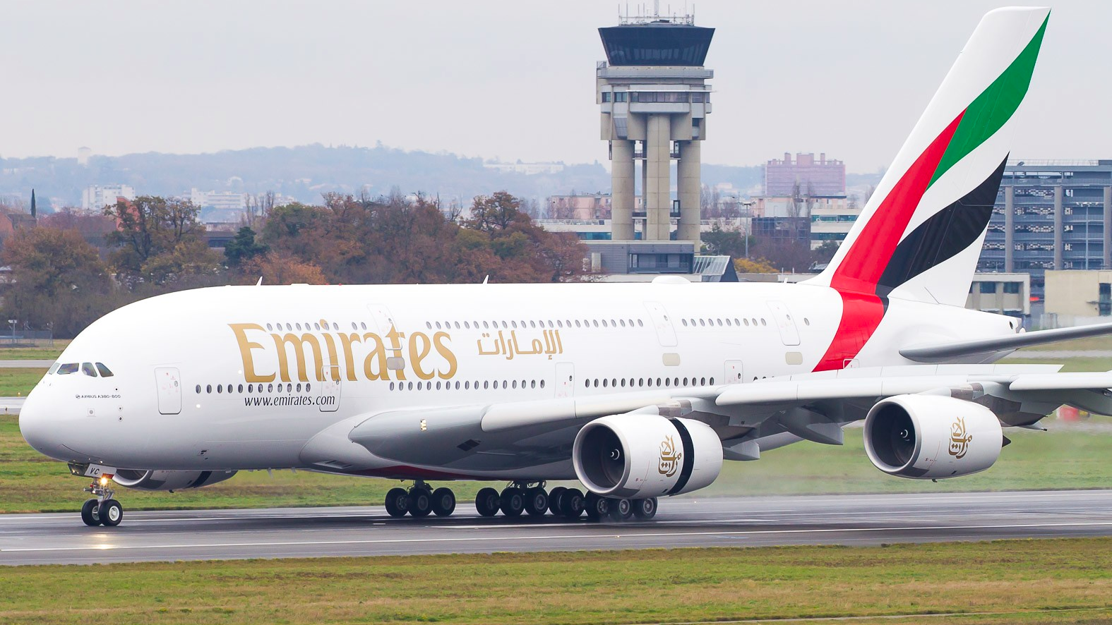 toronto-snow-emirates-a380-waits-3-hours-gate