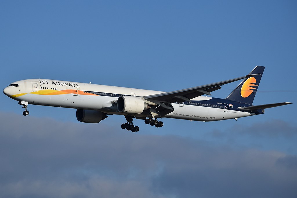 jet-airways-sells-boeing-777-to-challenge-group