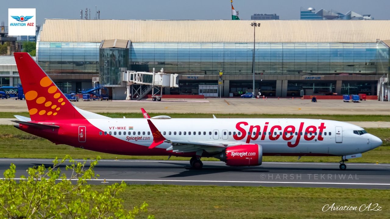 spicejet-emergency-landing-delhi-engine-fire