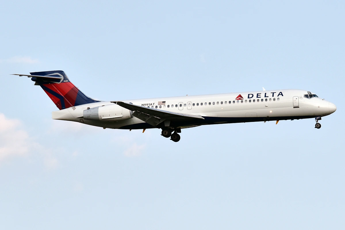 delta-flight-emergency-minutes-after-takeoff-unruly-passenger