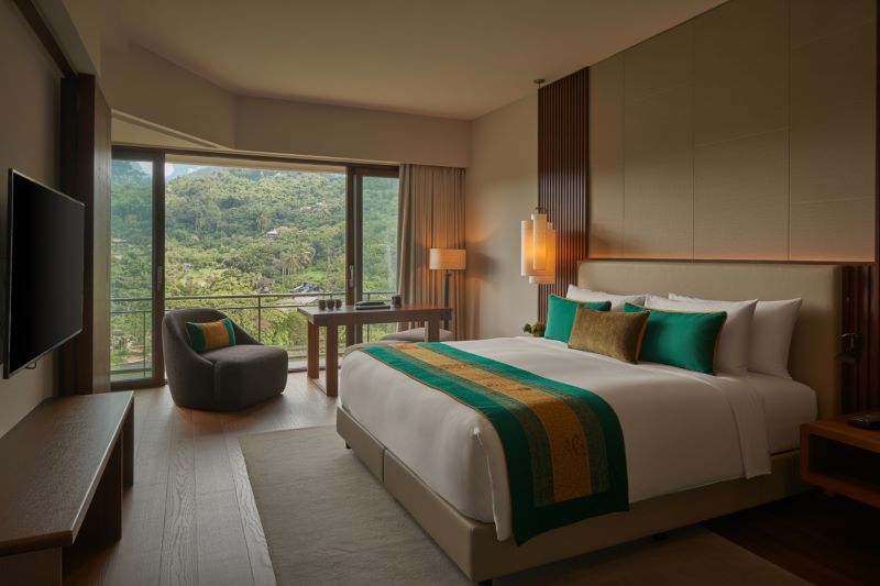 kandy-myst-first-anniversary-modern-hospitality