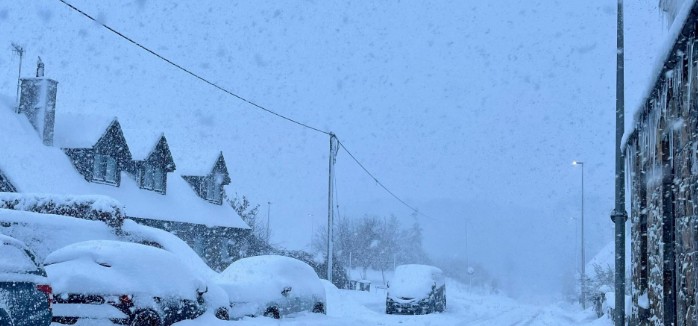 uk-snow-ice-travel-chaos