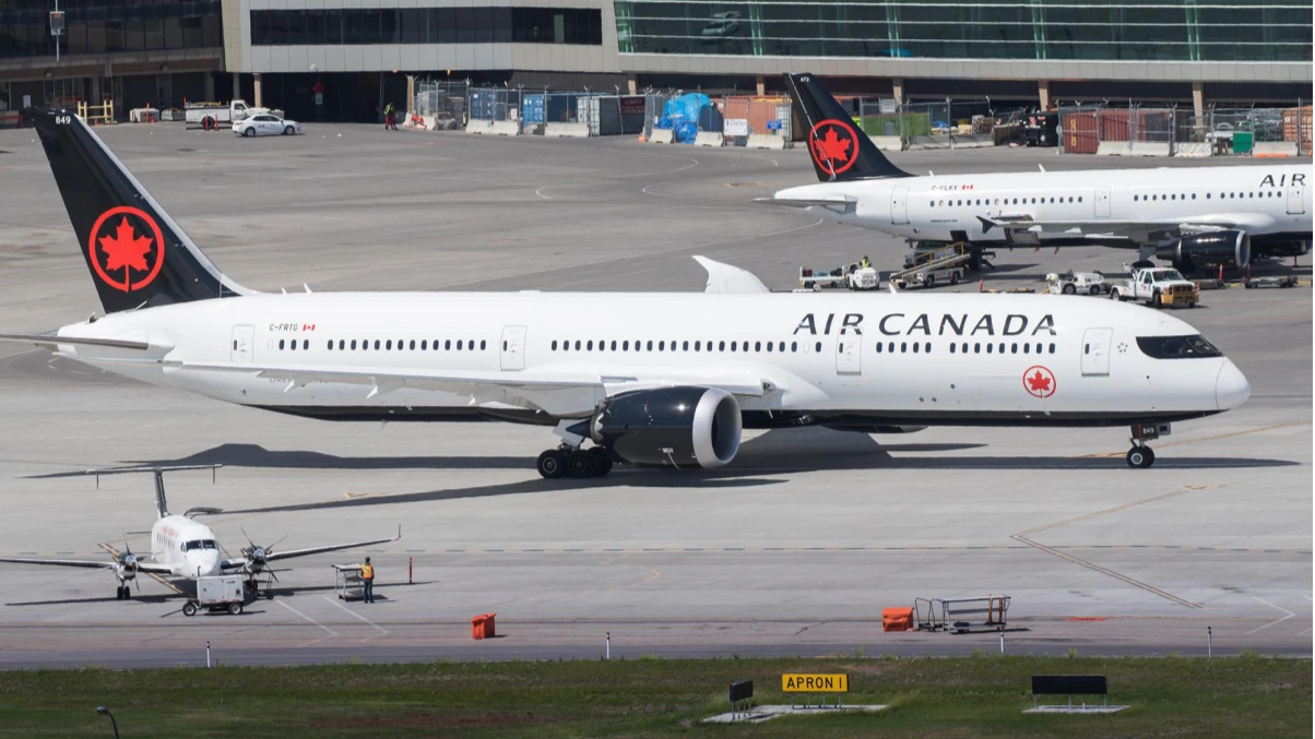 air-canada-record-revenue-2025-us-travel-slump