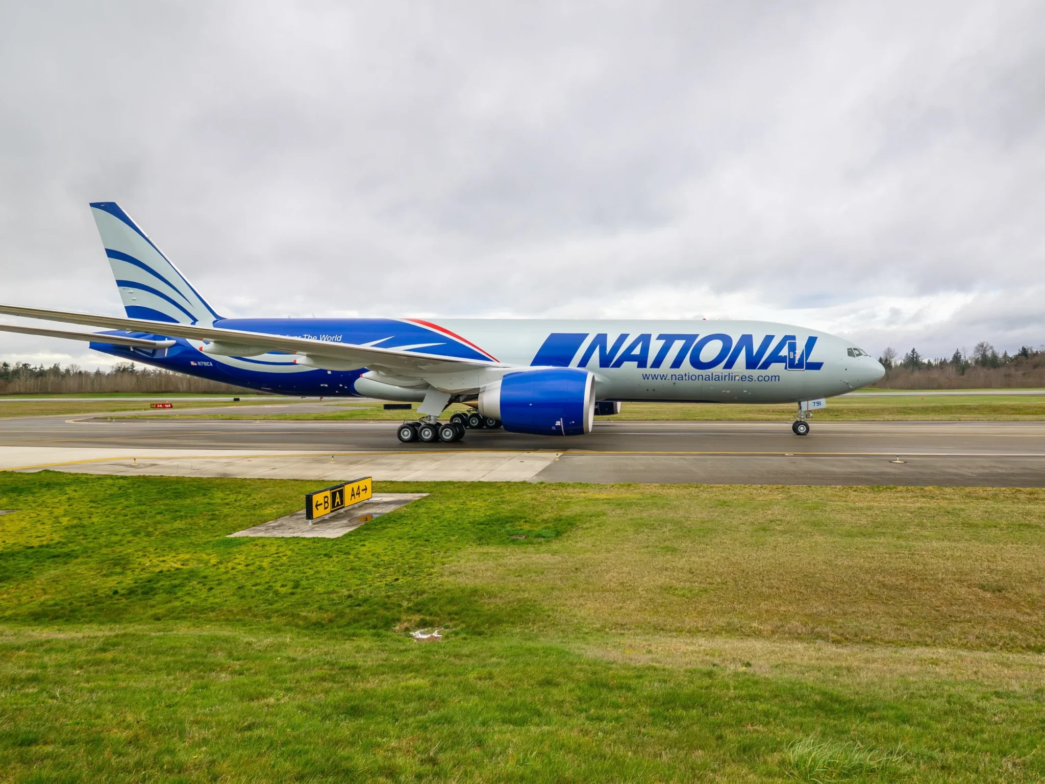 national-airlines-first-boeing-777-freighter-test-flight-orlando