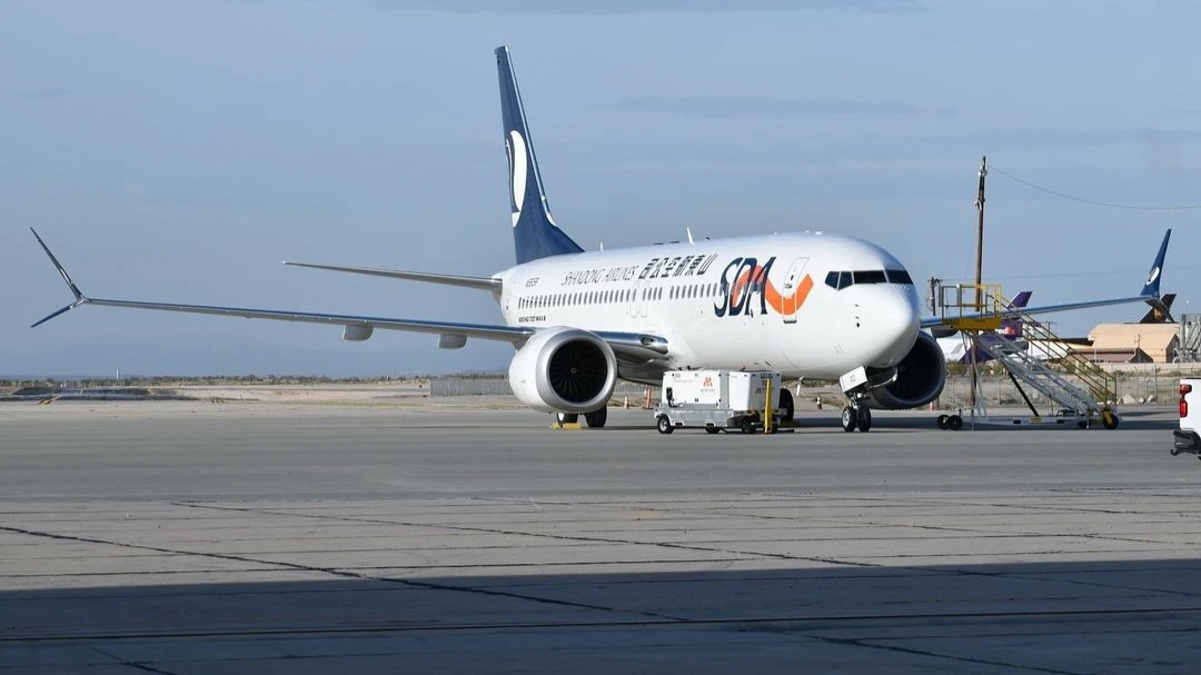 flag-carrier-airline-lease-10-boeing-737-jets-deal