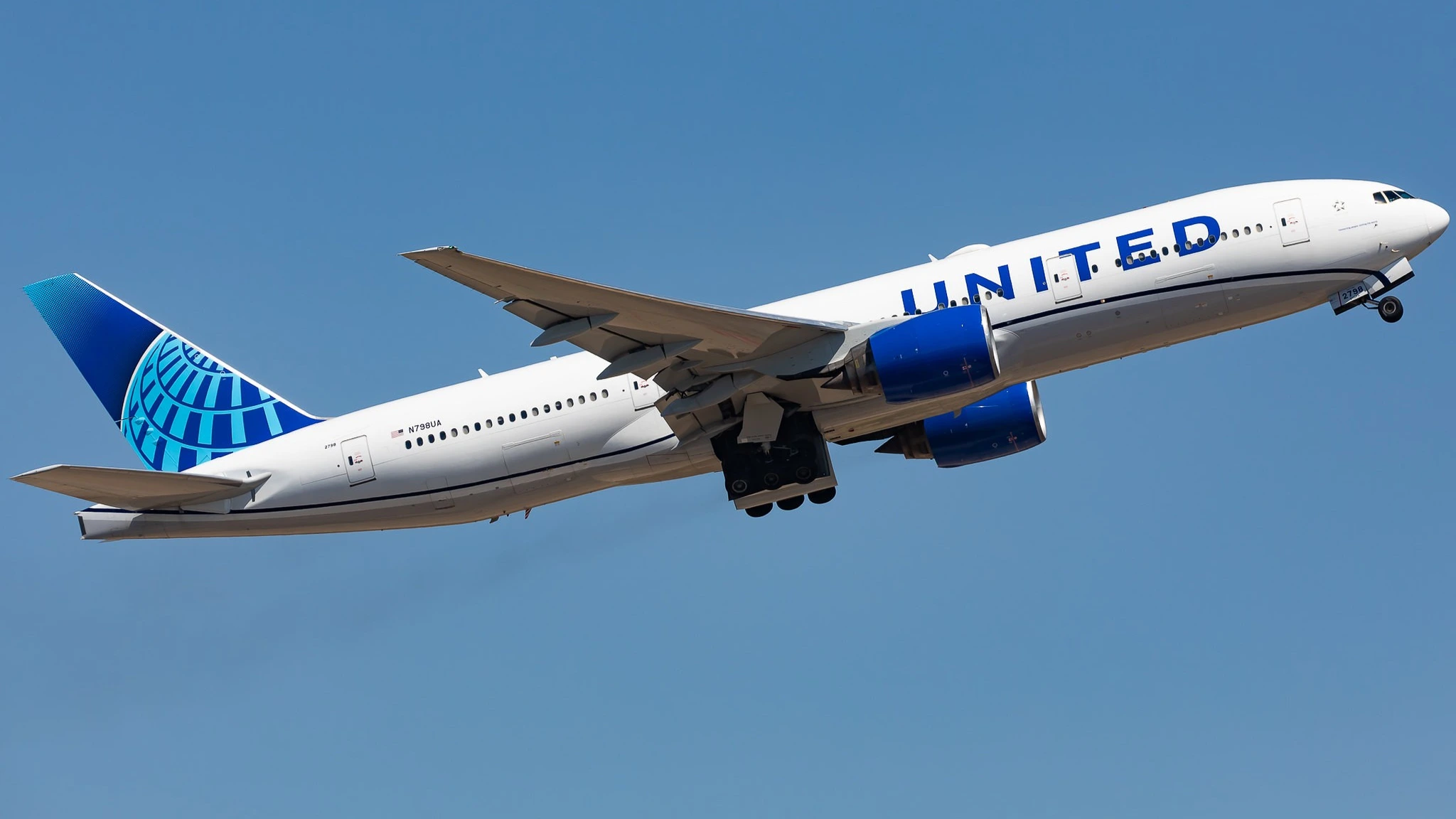 united-airlines-vaccine-mandate-lawsuit-proceeds