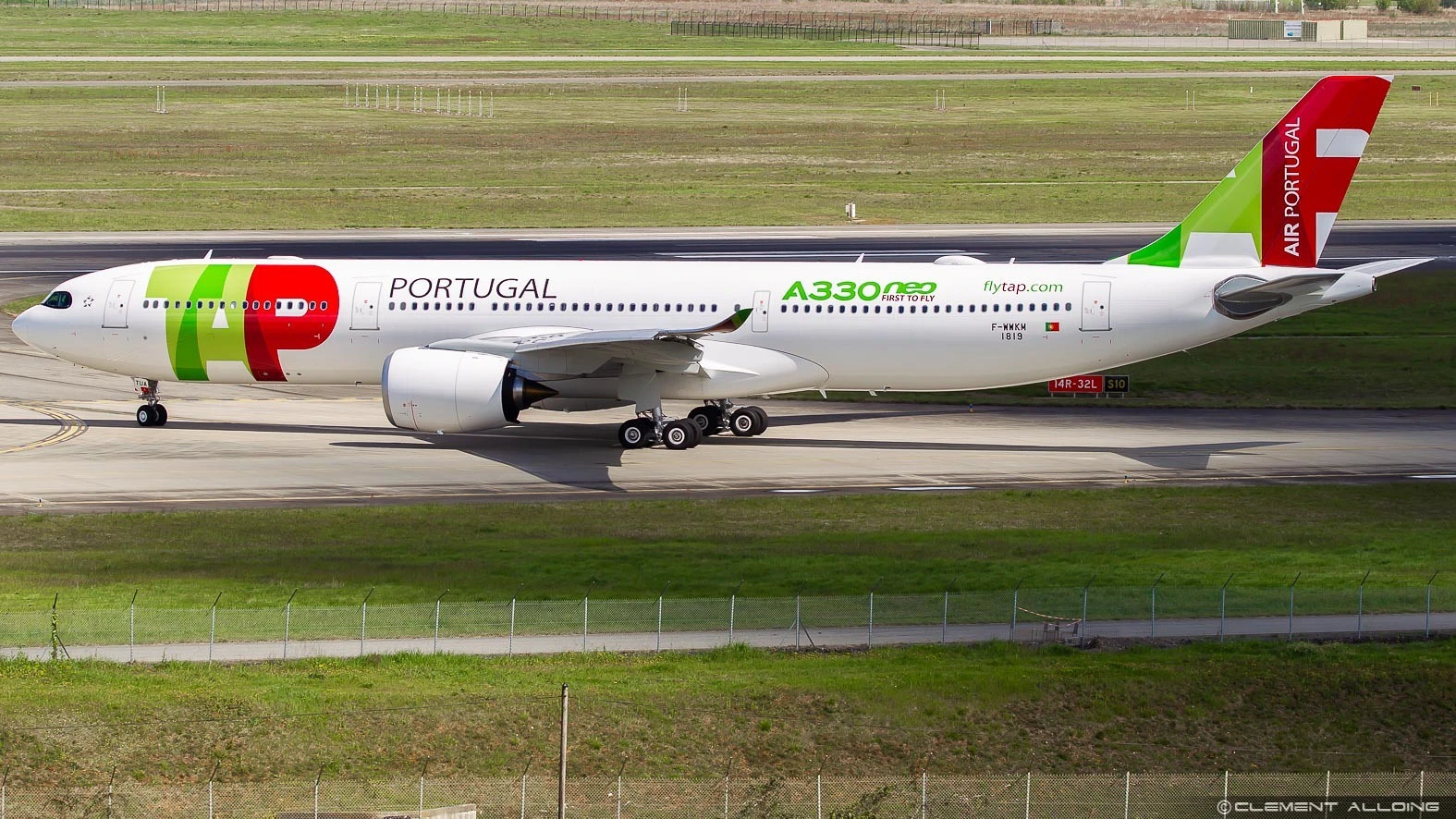 tap-air-portugal-a330-flights-theme-park-capital