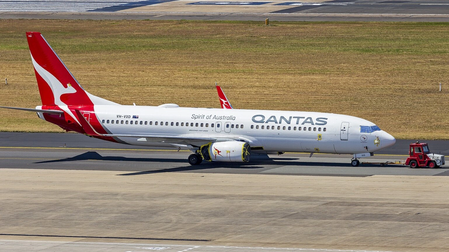 कैनबरा-पर्थ उड़ान का अडेलेड में आपात लैंडिंग