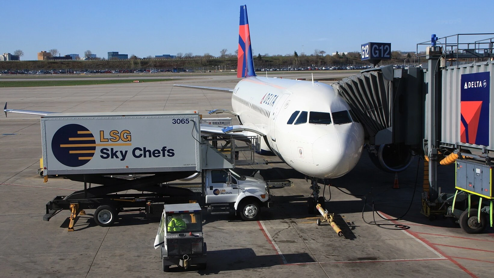 delta-airlines-new-economy-service-450-short-haul-flights