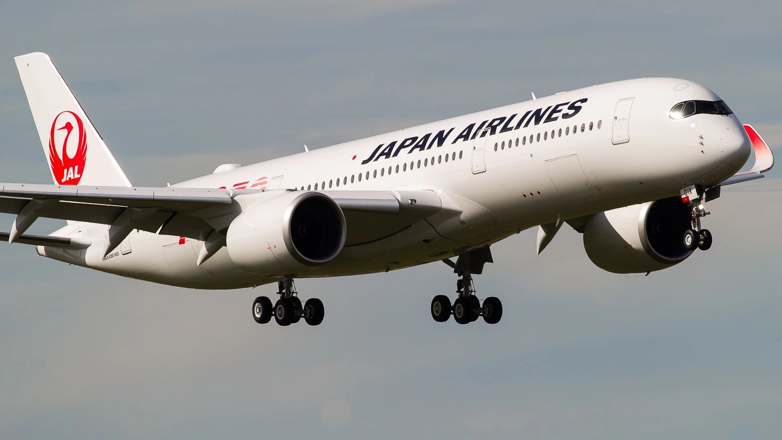 japan-airlines-2028-moon-mission-cultural-preservation