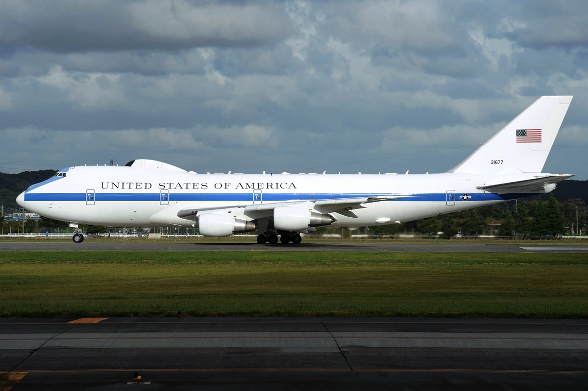 chinese-arrested-photographing-most-expensive-presidential-jet