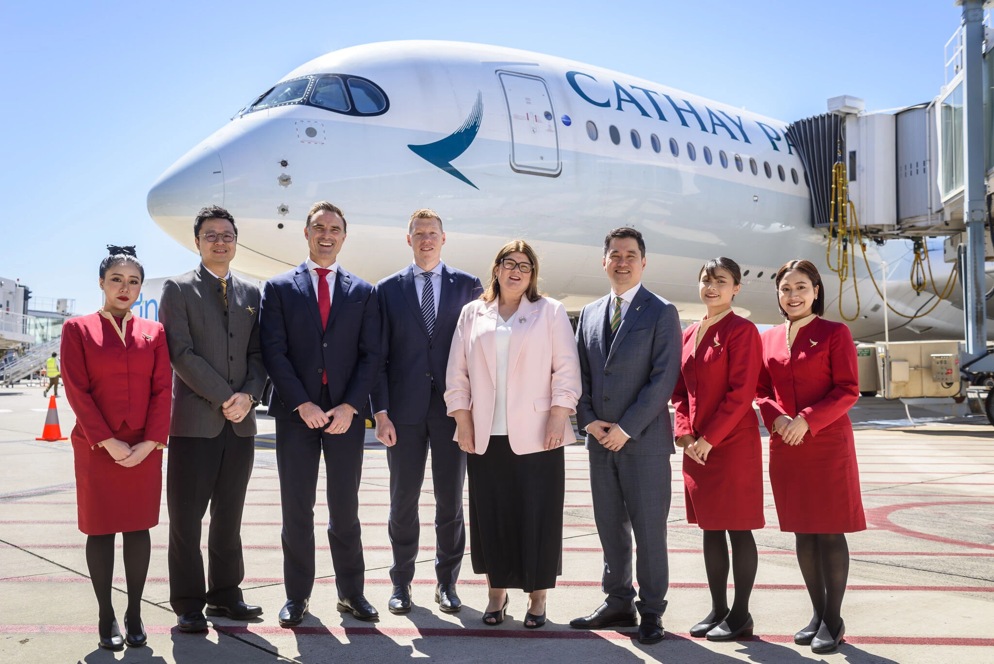 cathay-pacific-3000-jobs-100-billion-expansion
