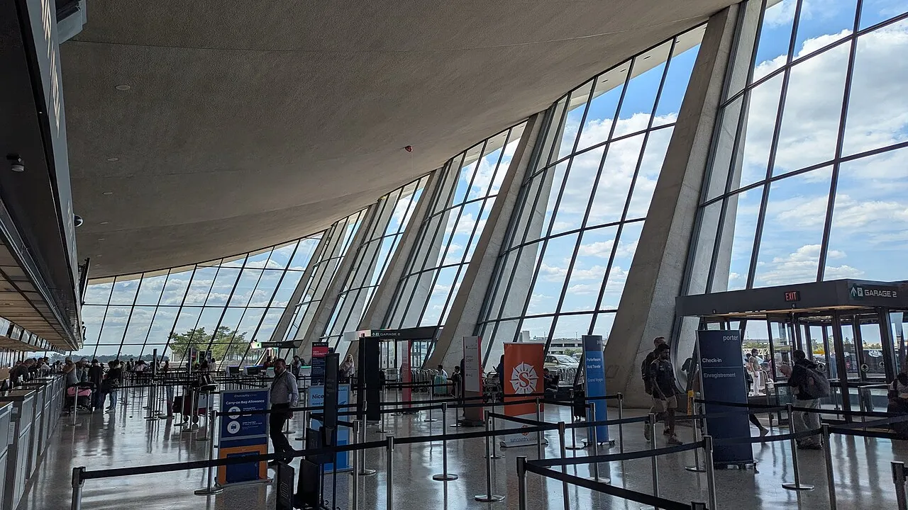 dulles-airport-garbhvati-bachcha-hirastat-kyon