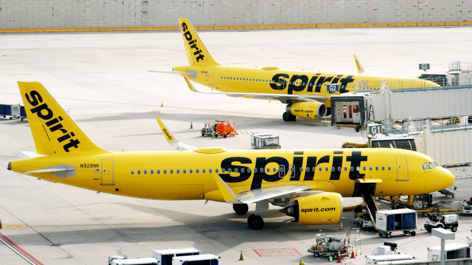 southwest-surprises-retiring-spirit-pilot