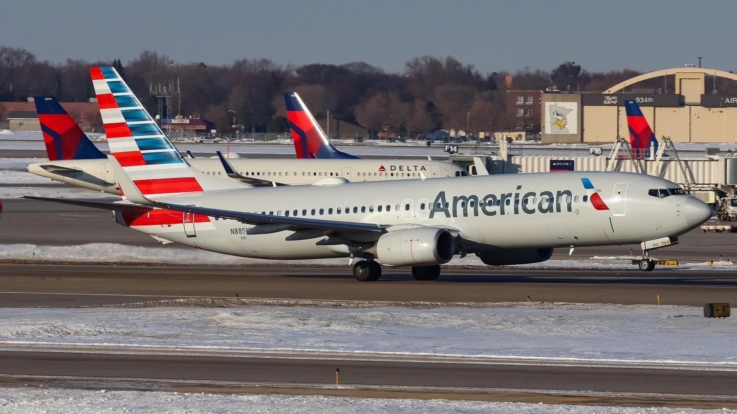 delta-american-airlines-near-miss-boston