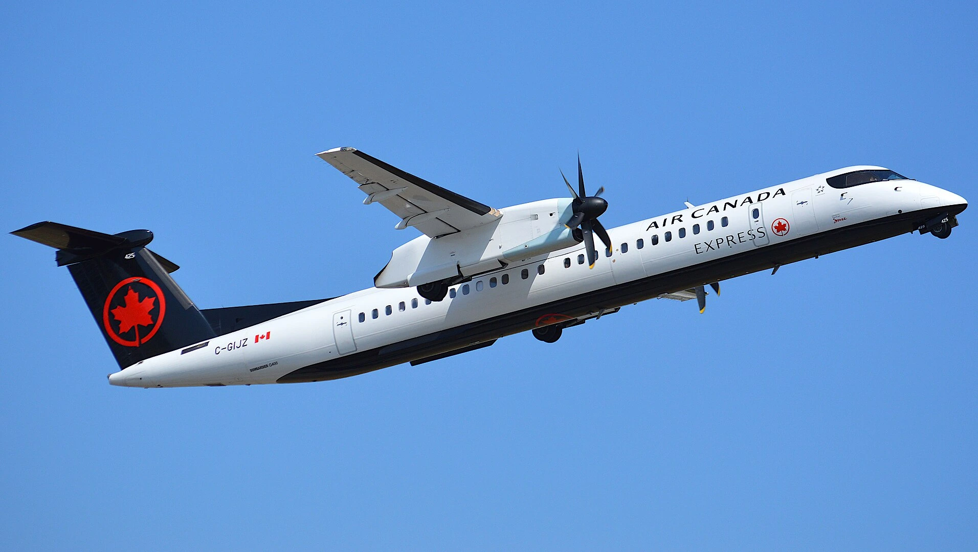 air-canada-captain-incapacitated-flight-boston-diverts