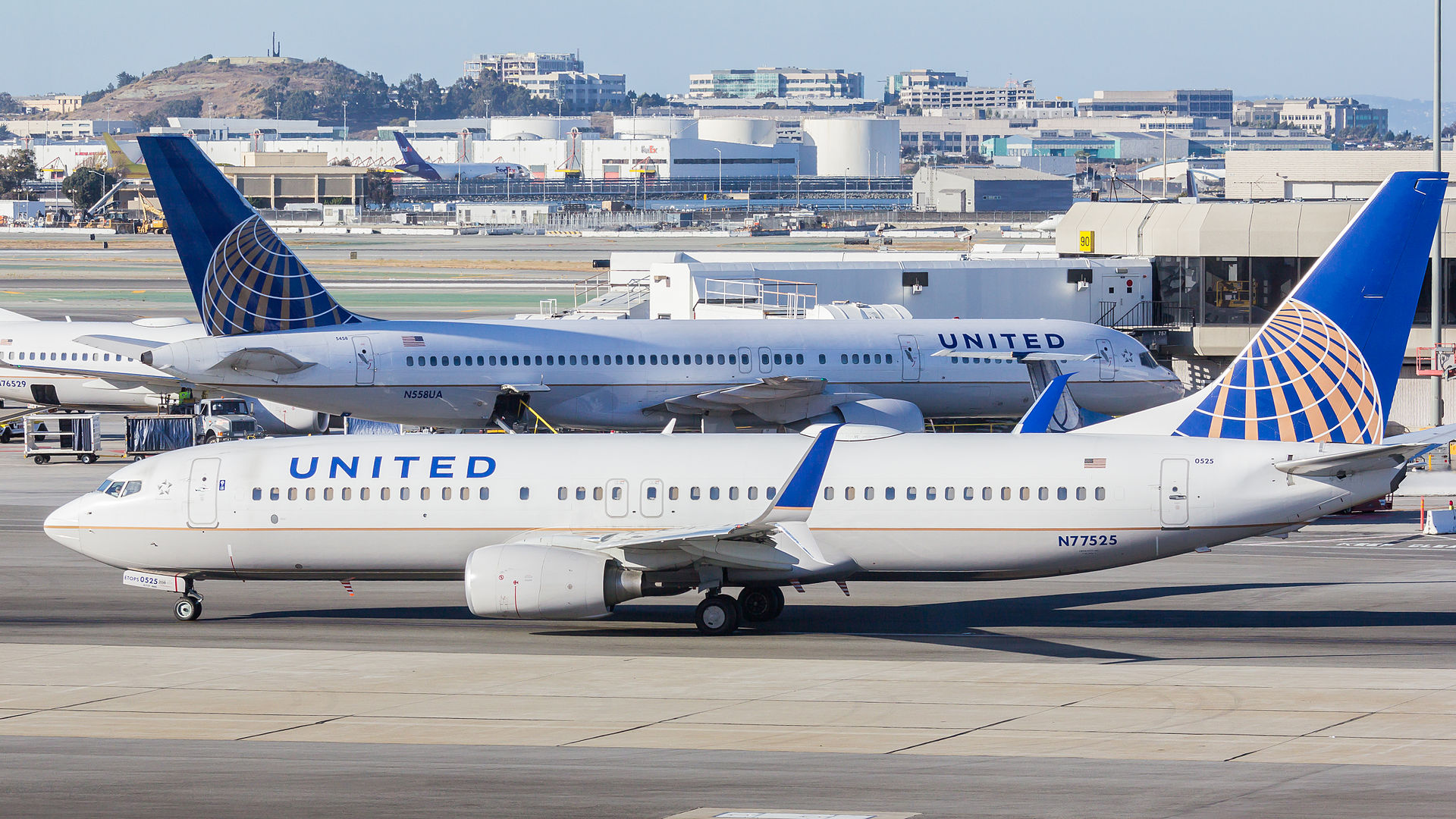 united-737-900-u-turn-washington-dulles