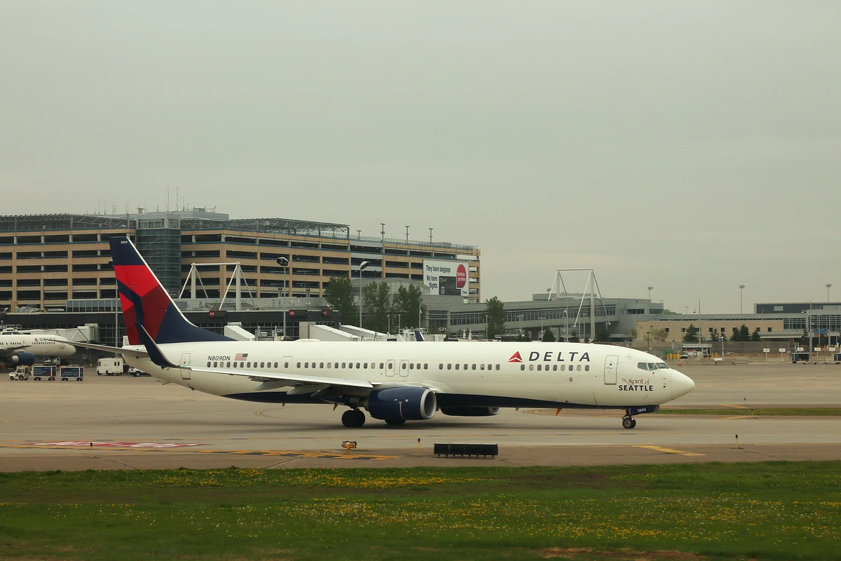 delta-flight-flood-before-landing-san-francisco