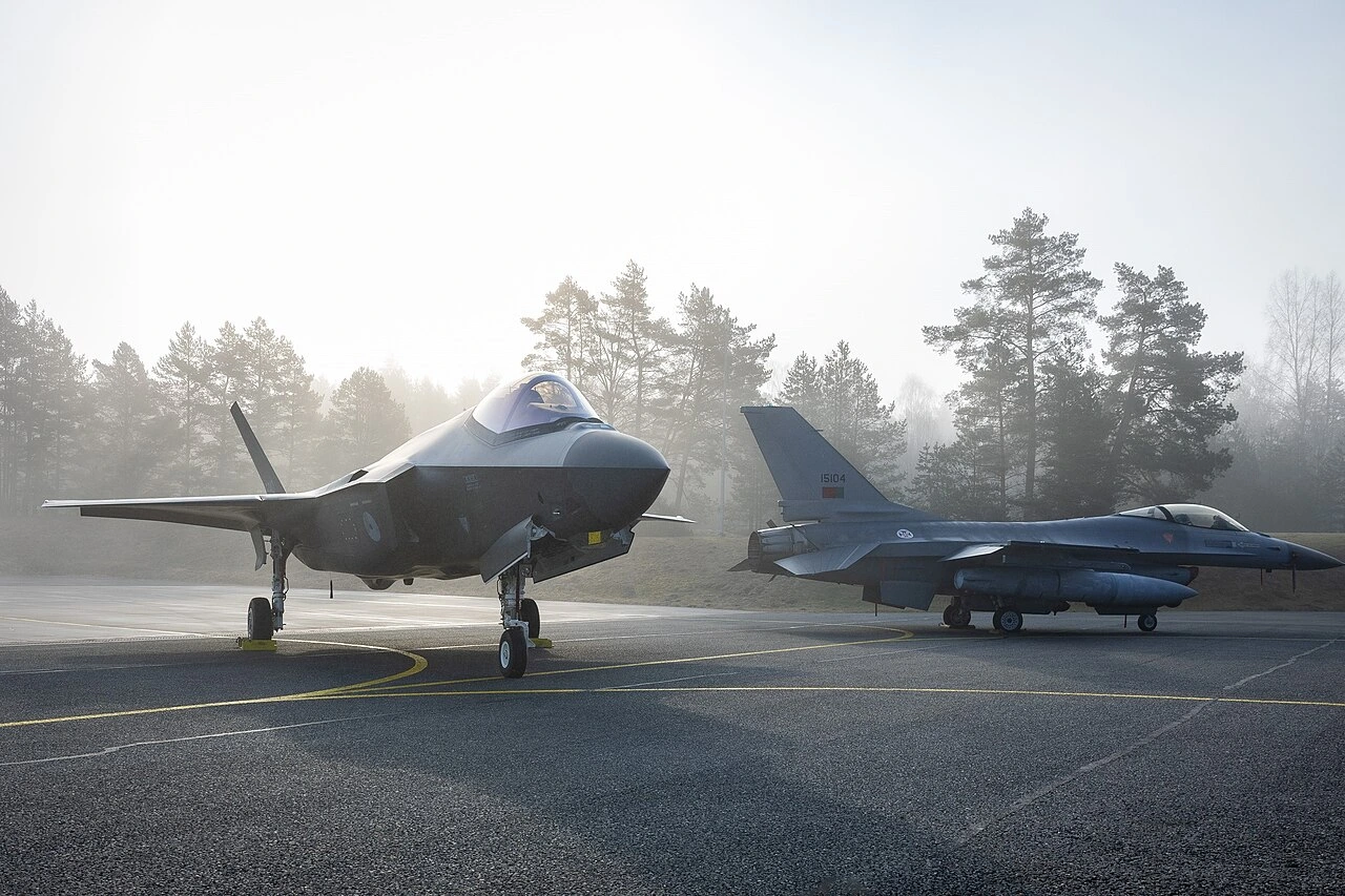 lockheed-martin-74-million-f35-missile-upgrade-deal