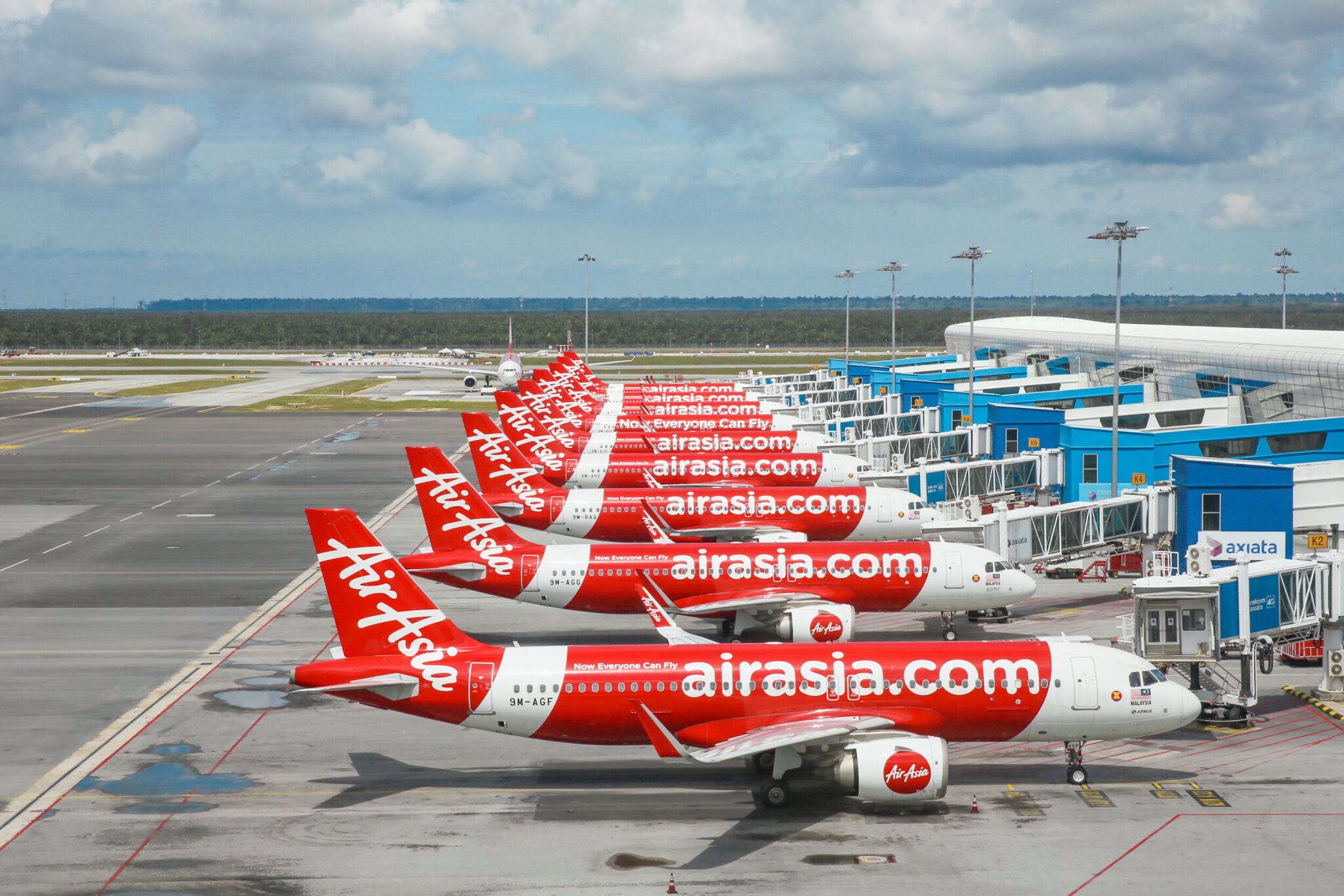 airasia-first-low-cost-network-carrier-rebranding