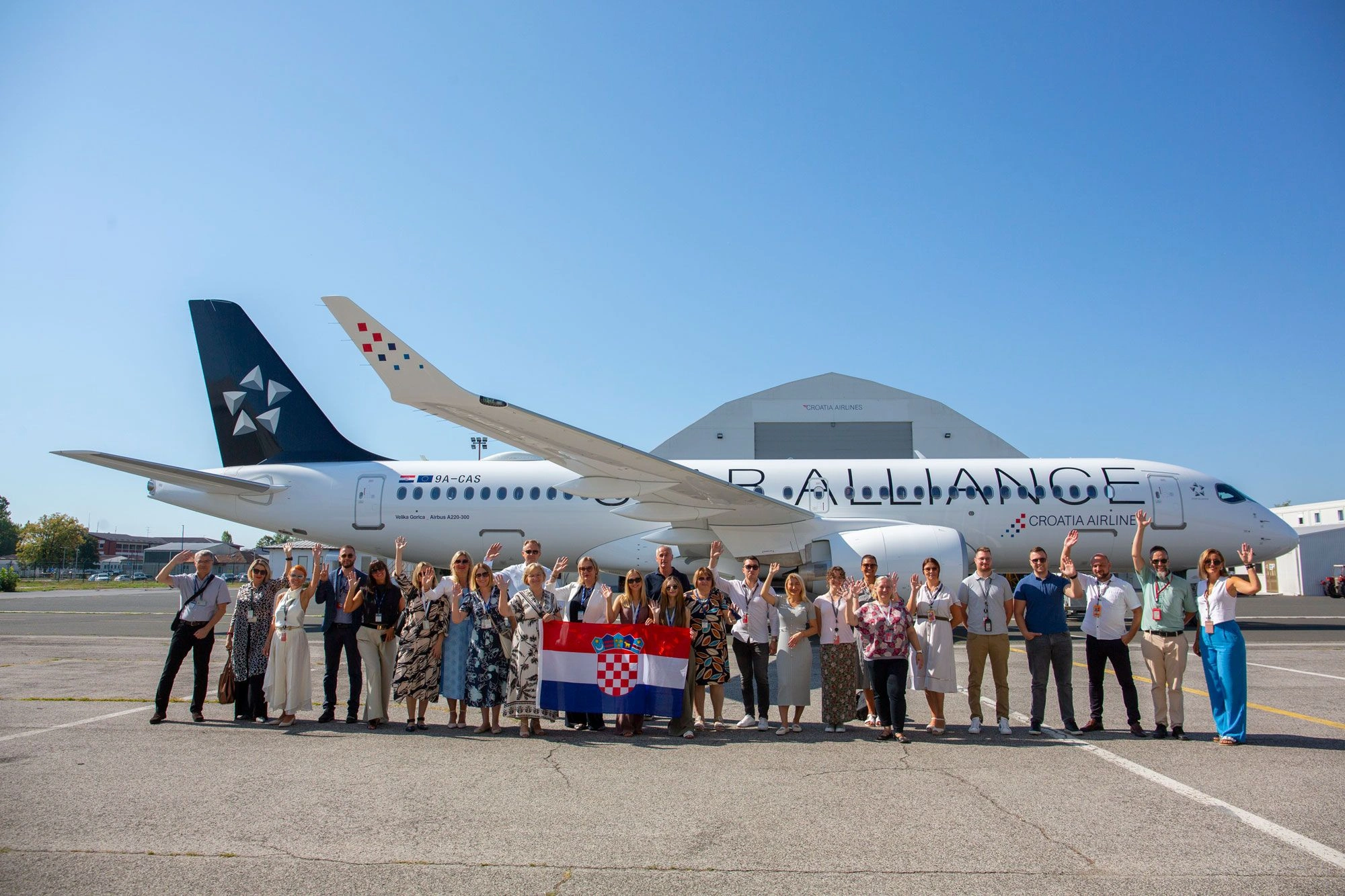 worlds-first-a220-star-alliance-livery-jet-airline