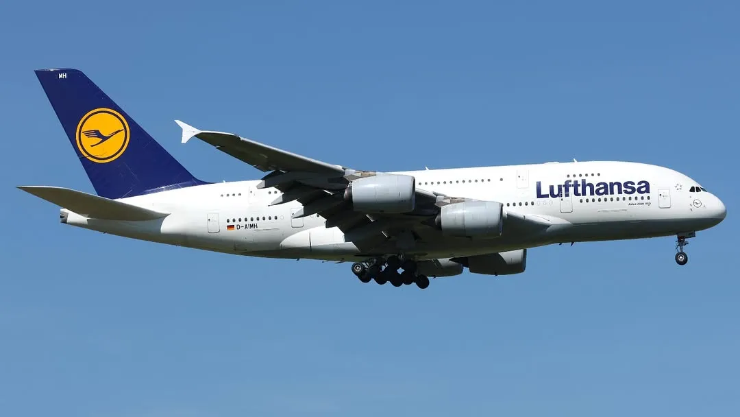 lufthansa-new-a380-business-class-170-fee