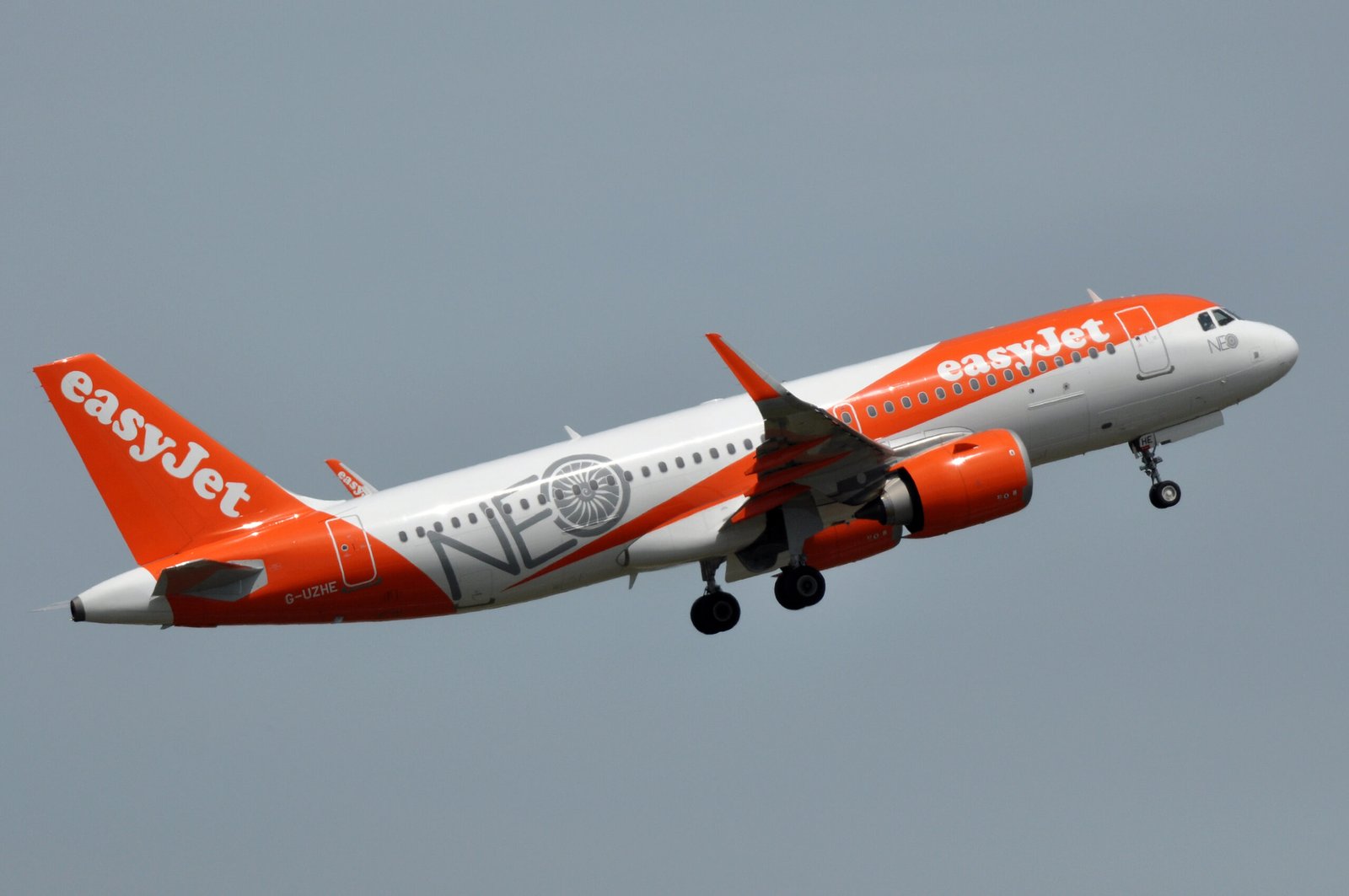 कौनसा UK एयरपोर्ट? easyJet ने जोड़े नए विमान और रूट्स