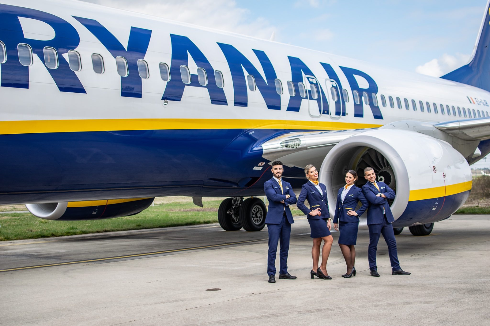 ryanair-cuts-40-seconds-safety-briefing-cabin-crew-race