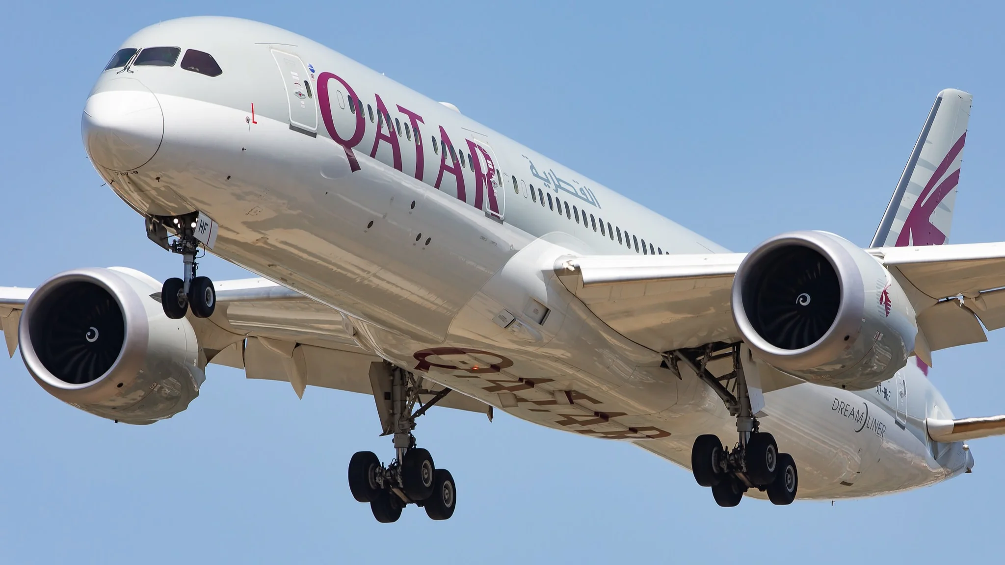 qatar-airways-first-airline-starlink-boeing-787-9