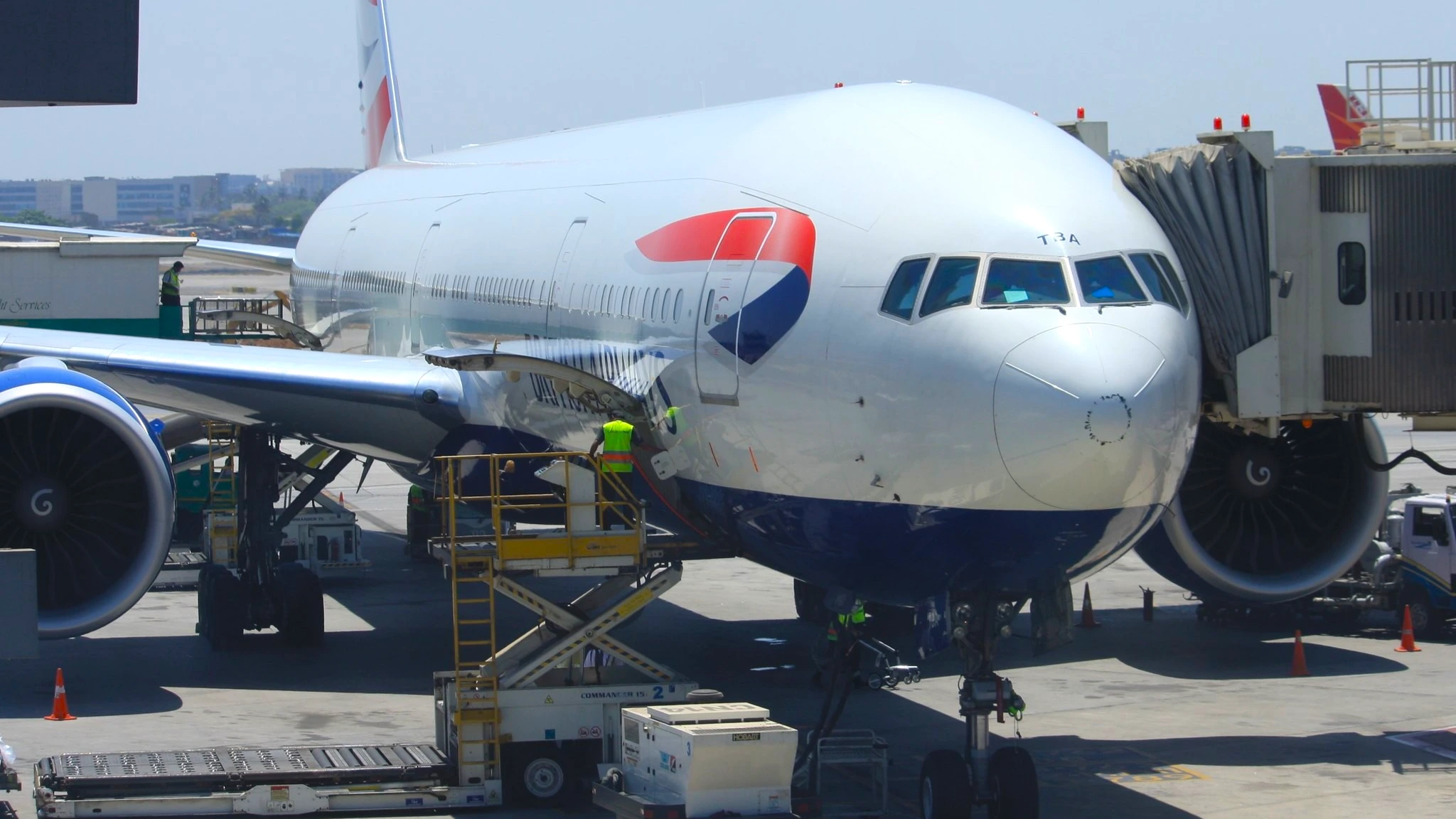 british-airways-flight-delayed-montreal-emergency-slide