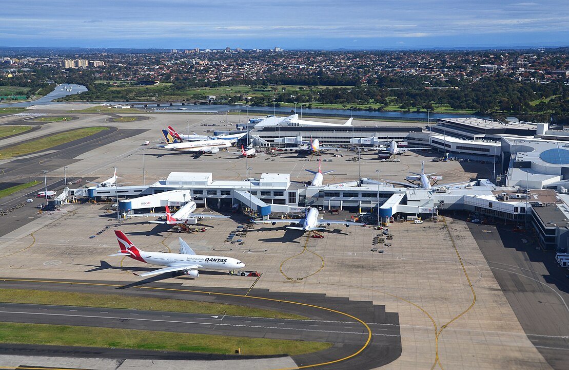 sydney-airport-strike-400-security-guards-qantas-staff-unite