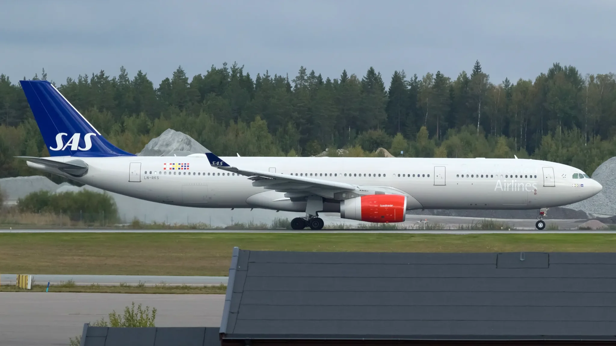 sas-a330-u-turn-new-york-passengers-stranded-overnight