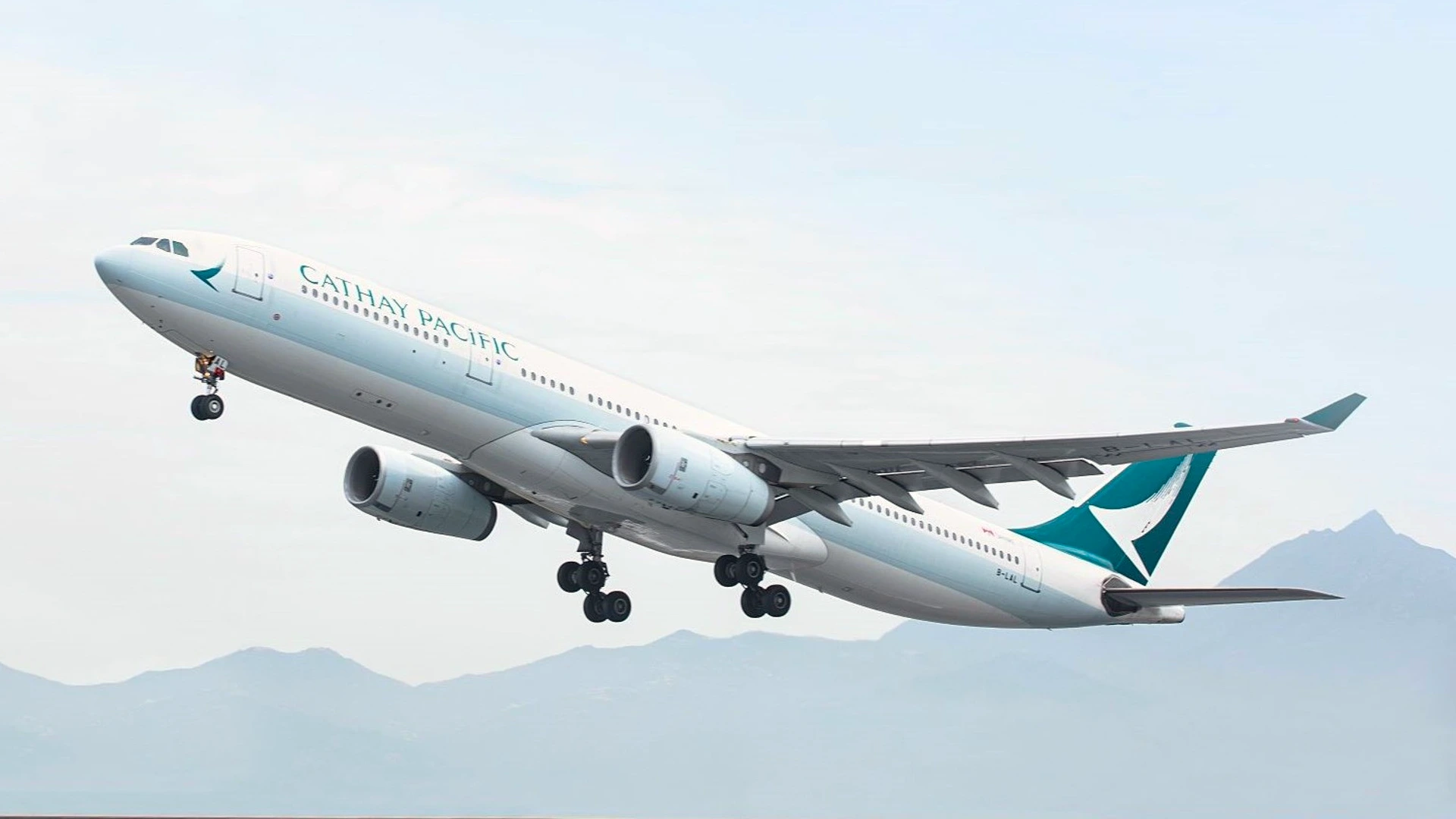 cathay-pacific-data-breach-53000-bookings-passenger-details