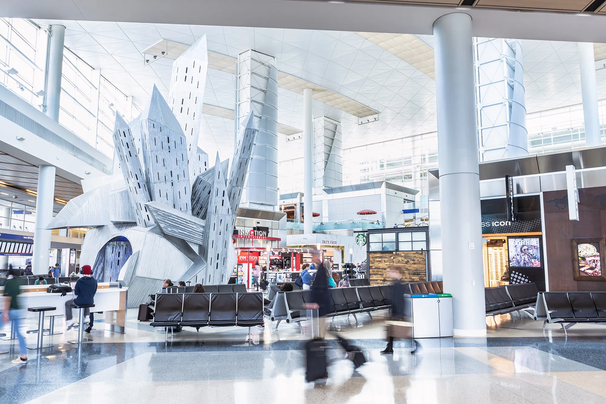 top-10-most-connected-airport-hubs-north-america-2026