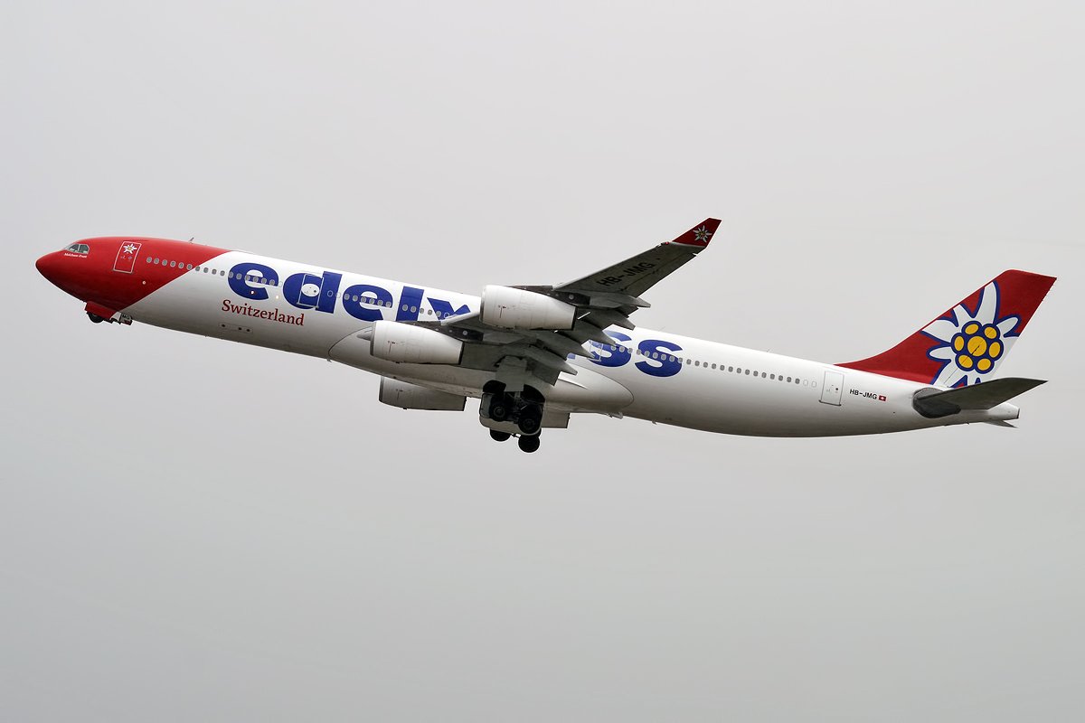edelweiss-a340-45-tonne-fuel-dump-zurich-return