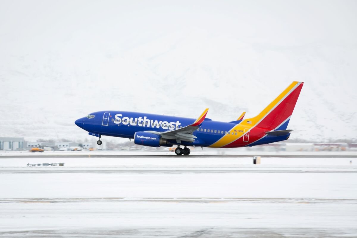 southwest-rapid-rewards-2027-changes-exclusive-travel-benefits