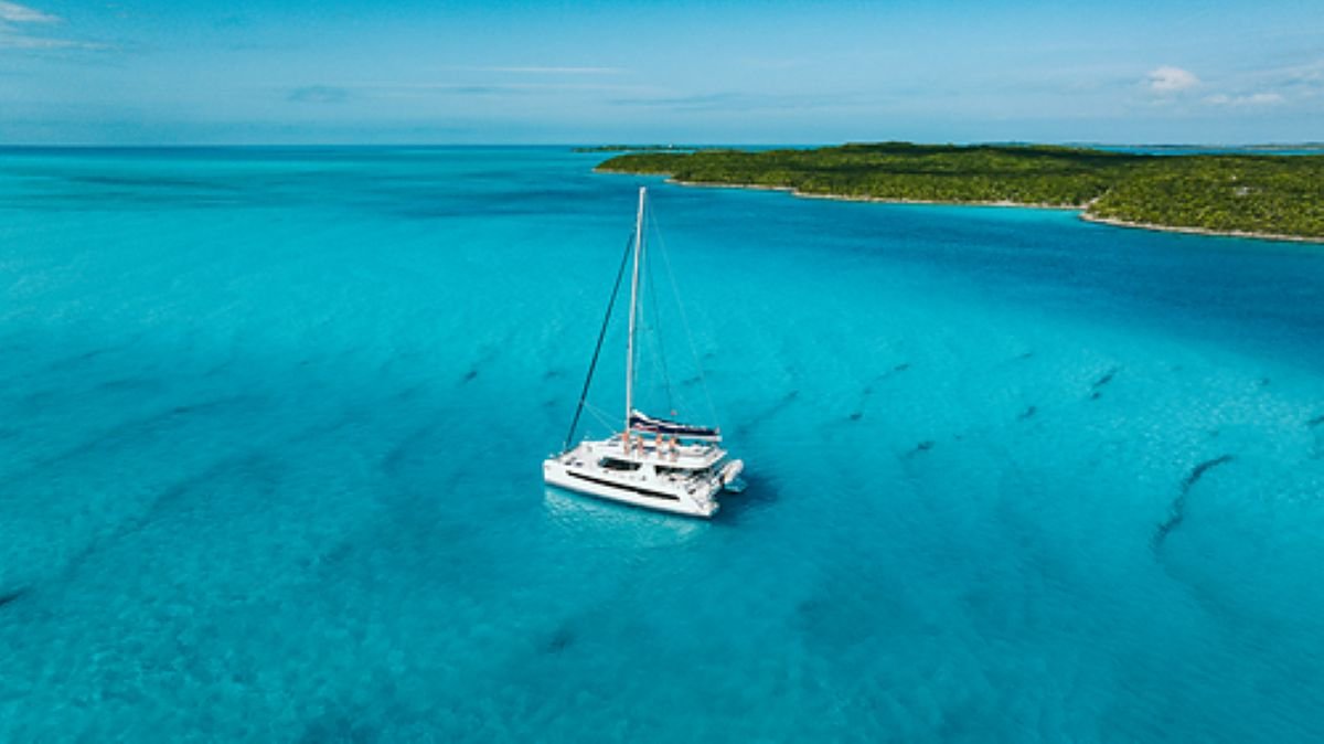british-virgin-islands-luxury-sailing-moorings-high-speed-support-boats