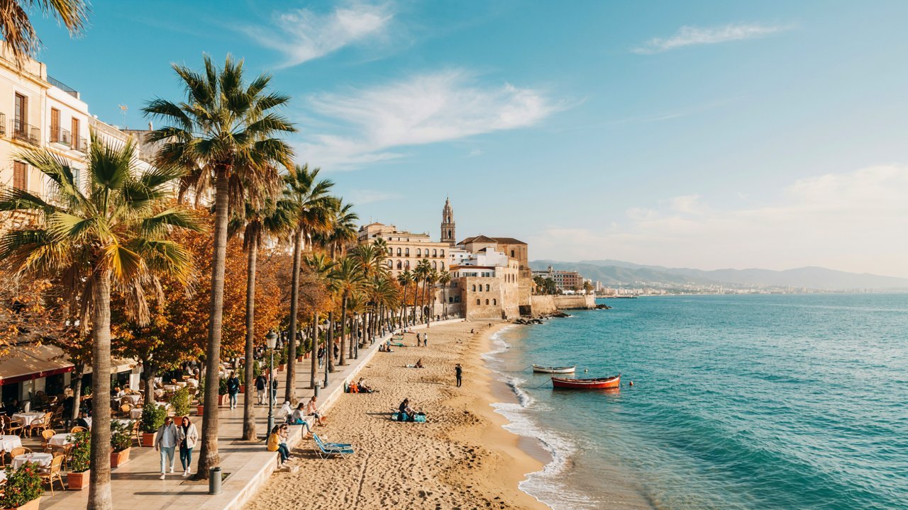 spain-autumn-tourism-2026-sunshine-seasonal-holidays