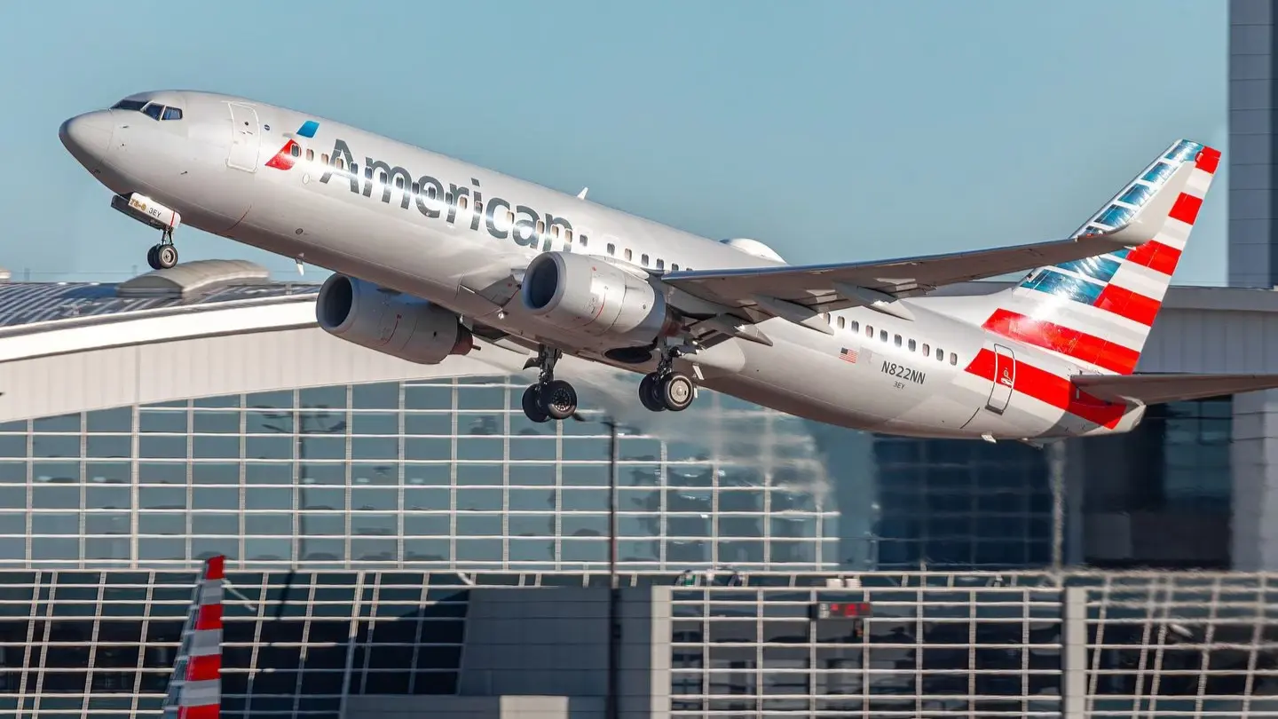 american-airlines-boeing-737-emergency-landing-chicago-ohare