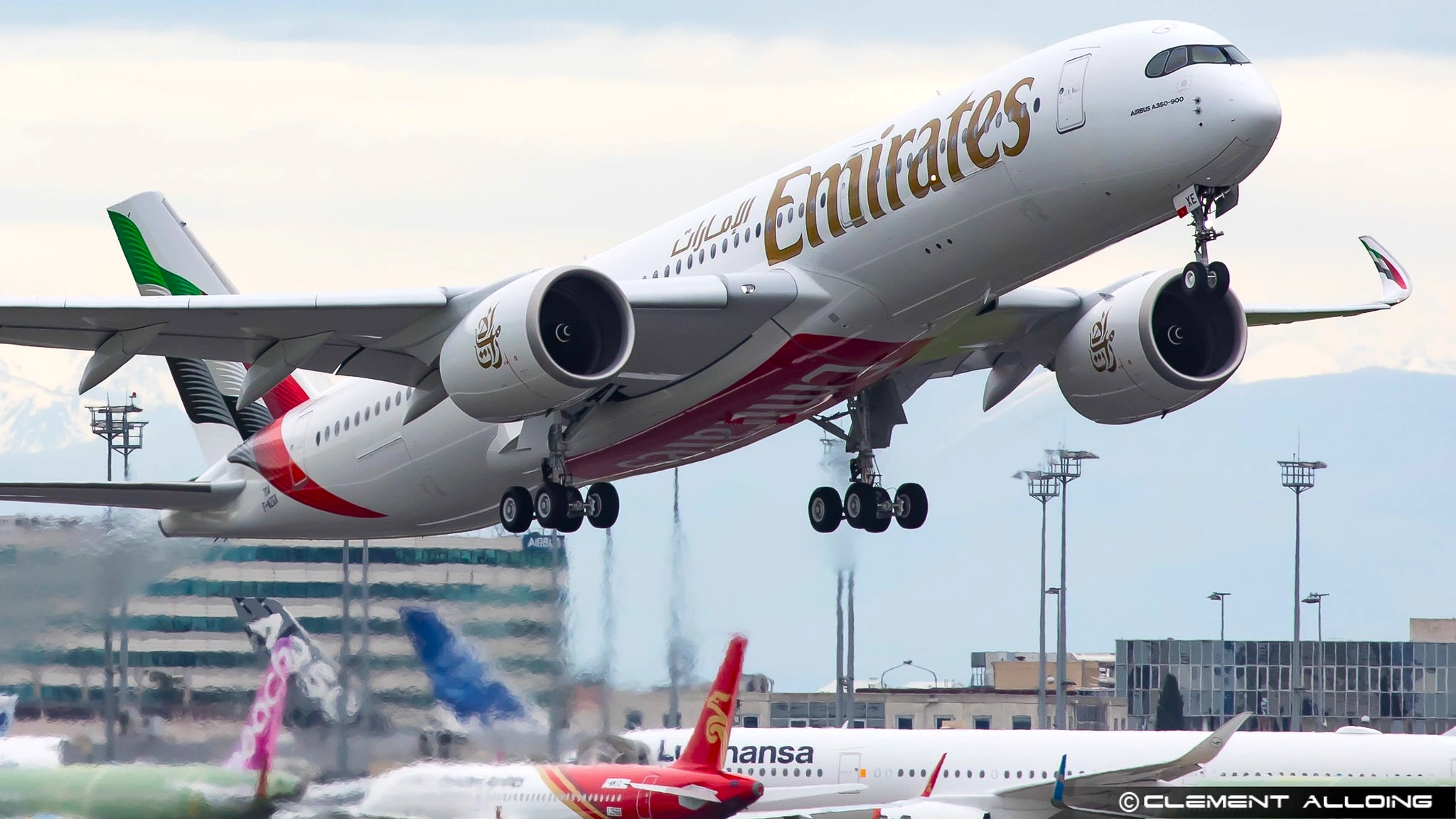emirates-a350-new-flight-happiest-country-trip